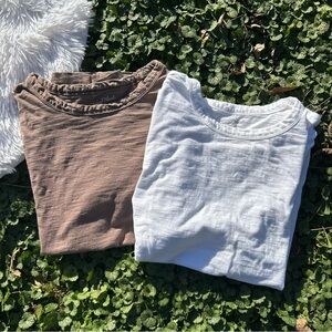 🩶5/$30 Universal Thread Set of 2 Short Sleeve Tees White and Brown Size Medium